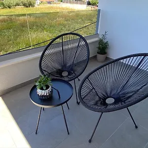  Apartment Tragurium