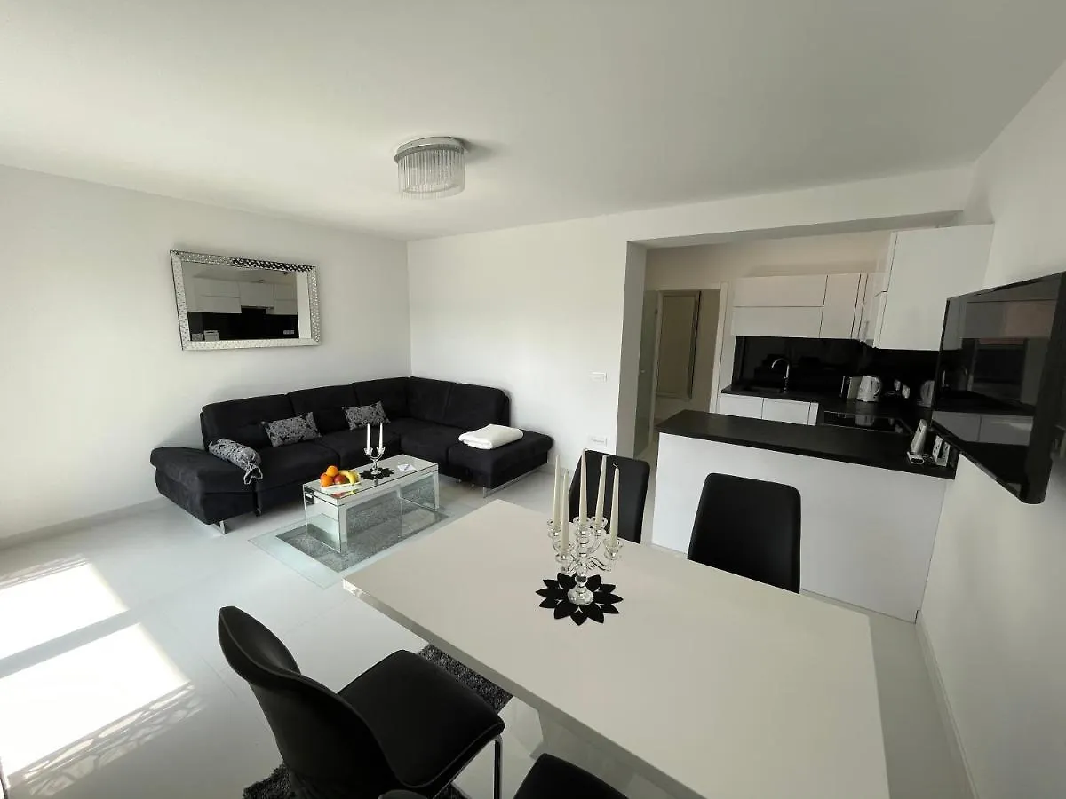 Sky Garden Trogir 아파트