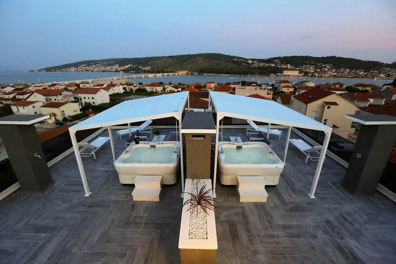 Sky Garden Trogir 아파트